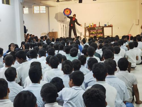 MAGIC SHOW